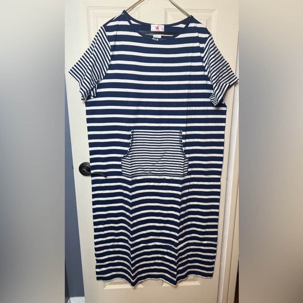 Quacker Factory Striped Short Sleeve Dress with Kangaroo Pocket 2x Sequin Detail
